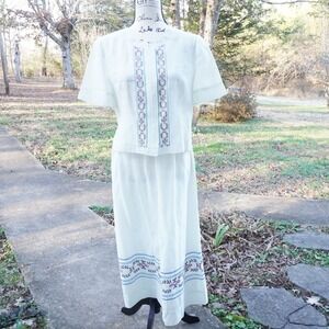 Vintage White Linen Embroidered Floral Two Piece Set Top Skirt Womens M Cottage